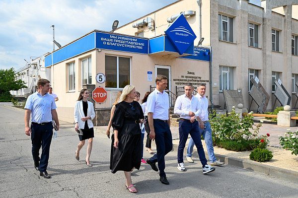Мэр города Новороссийск Андрей Кравченко посетил компанию «Выбор»